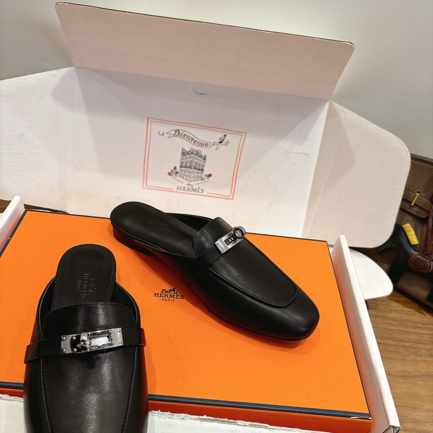 Hermès Oz Mule التغليف